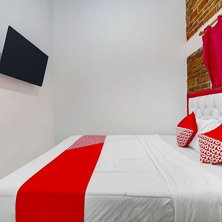 Super Oyo 91173 Guesthouse King Puntodewo Pakualaman Luaran gambar
