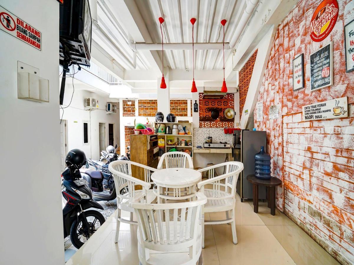 Super Oyo 91173 Guesthouse King Puntodewo Pakualaman Luaran gambar