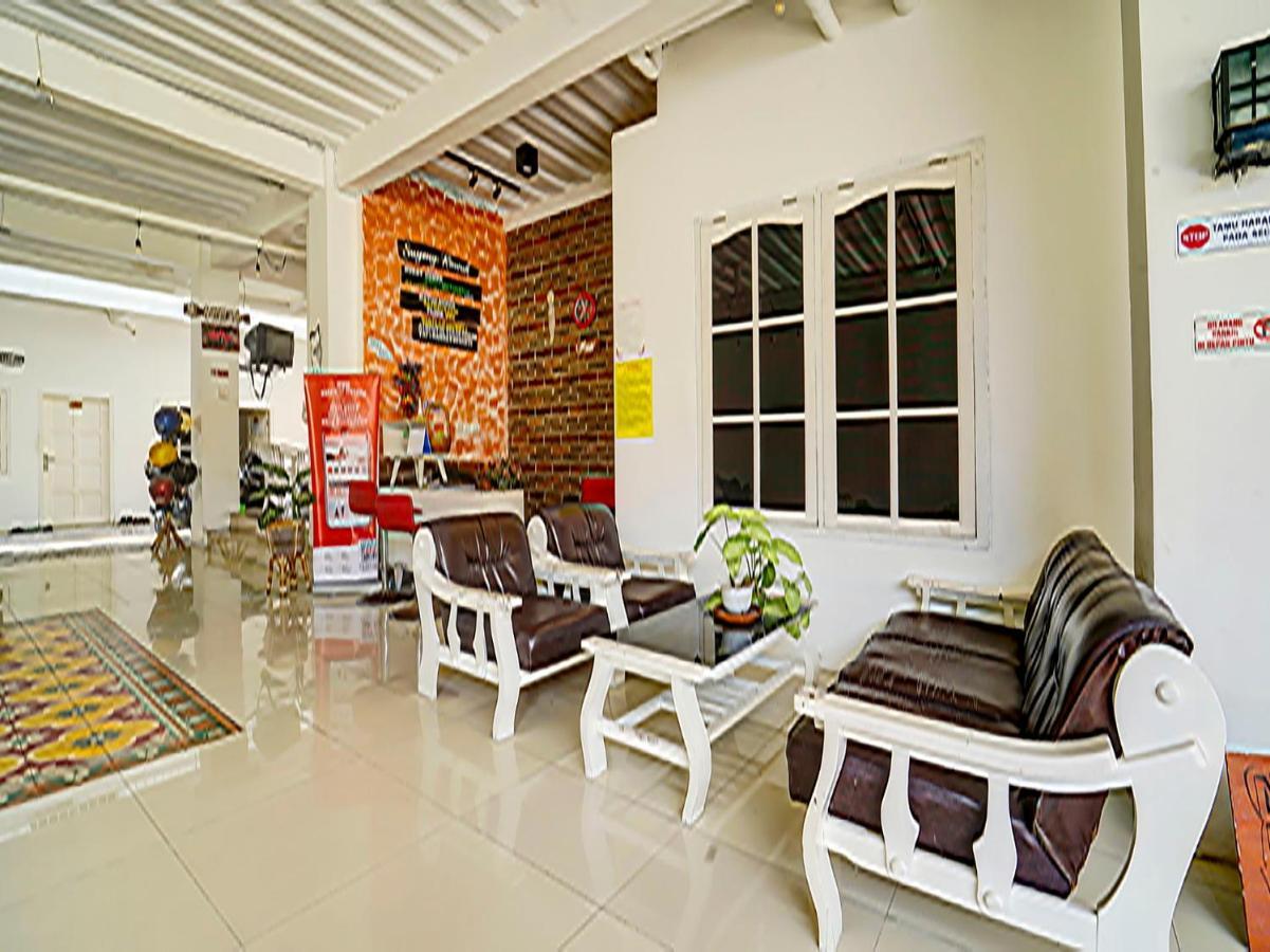 Super Oyo 91173 Guesthouse King Puntodewo Pakualaman Luaran gambar