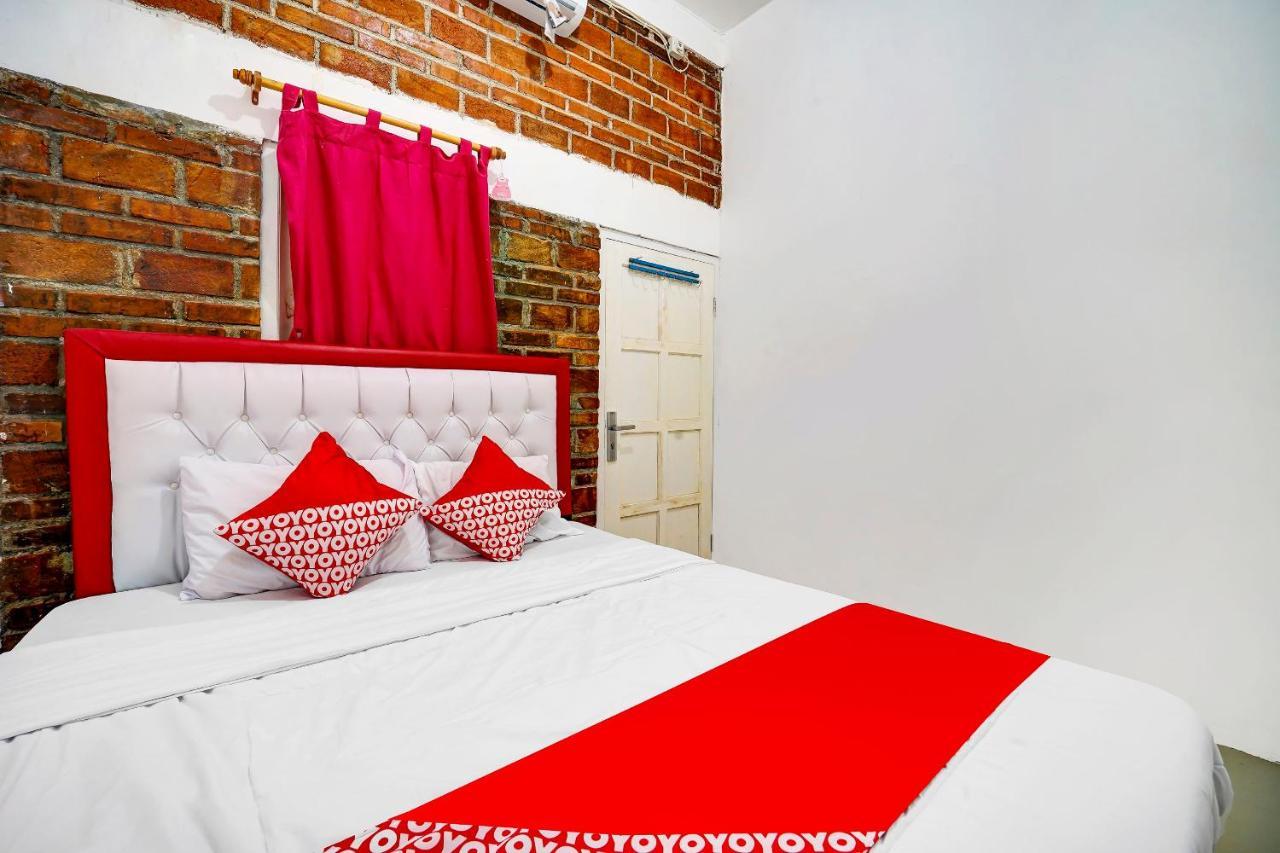 Super Oyo 91173 Guesthouse King Puntodewo Pakualaman Luaran gambar