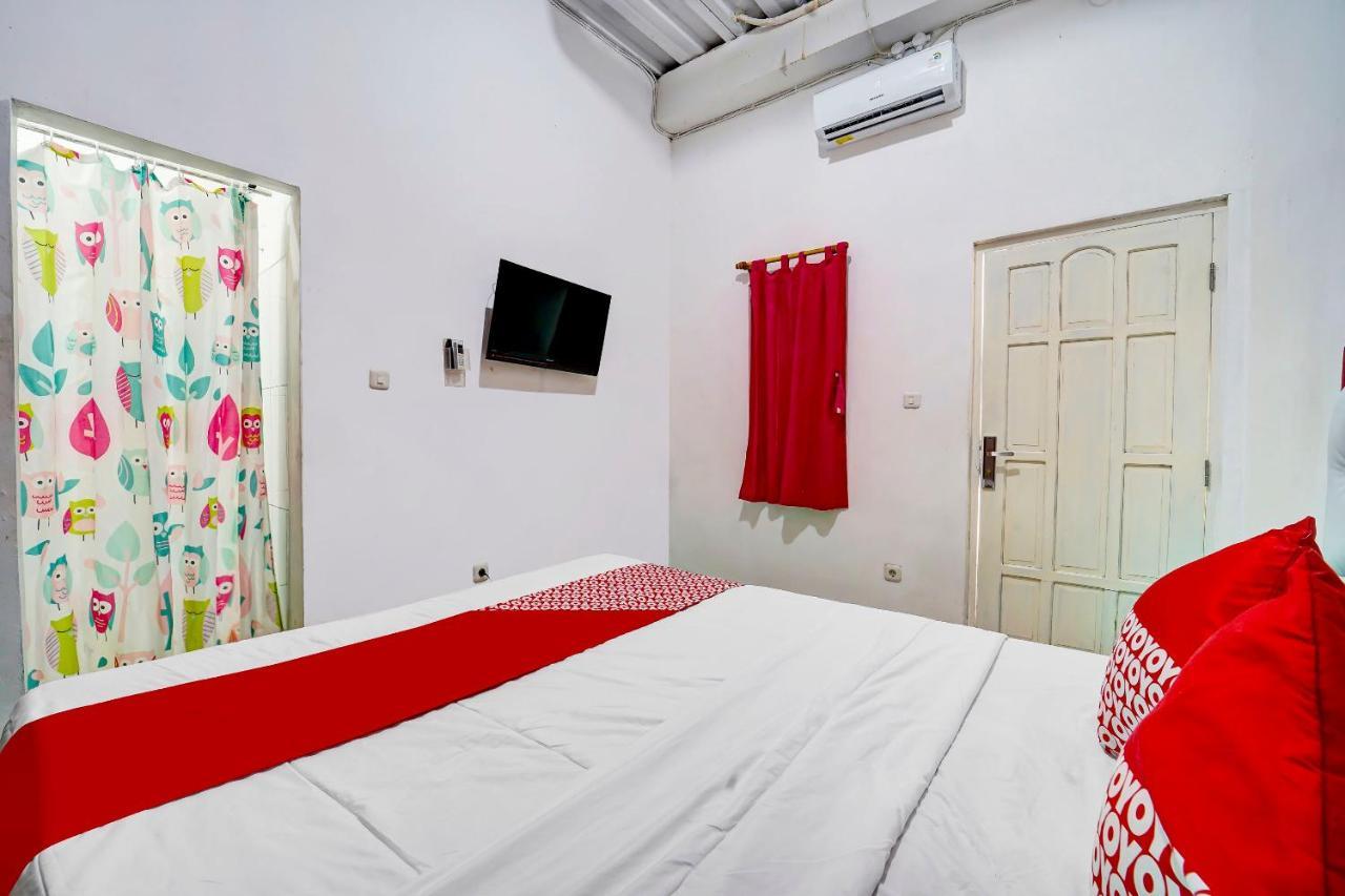 Super Oyo 91173 Guesthouse King Puntodewo Pakualaman Luaran gambar