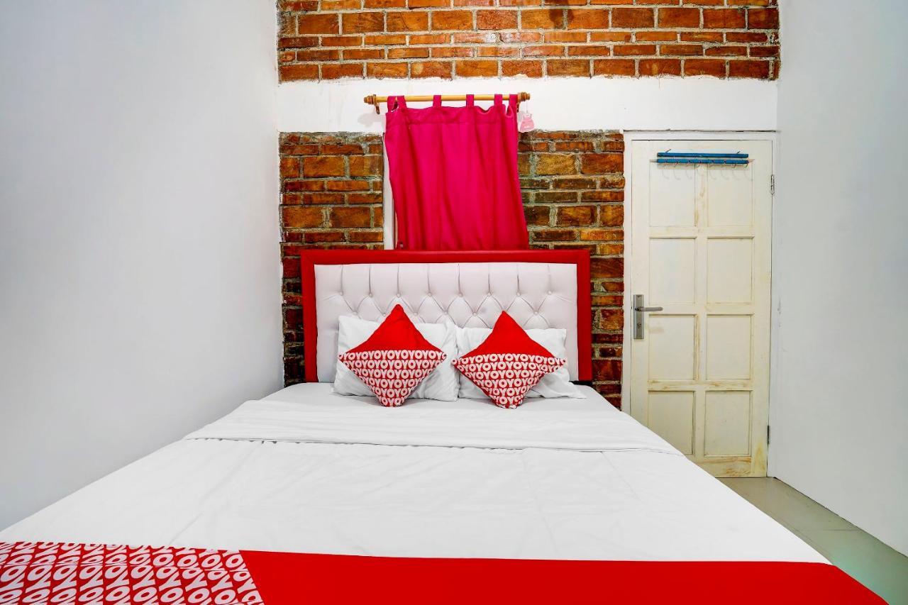 Super Oyo 91173 Guesthouse King Puntodewo Pakualaman Luaran gambar