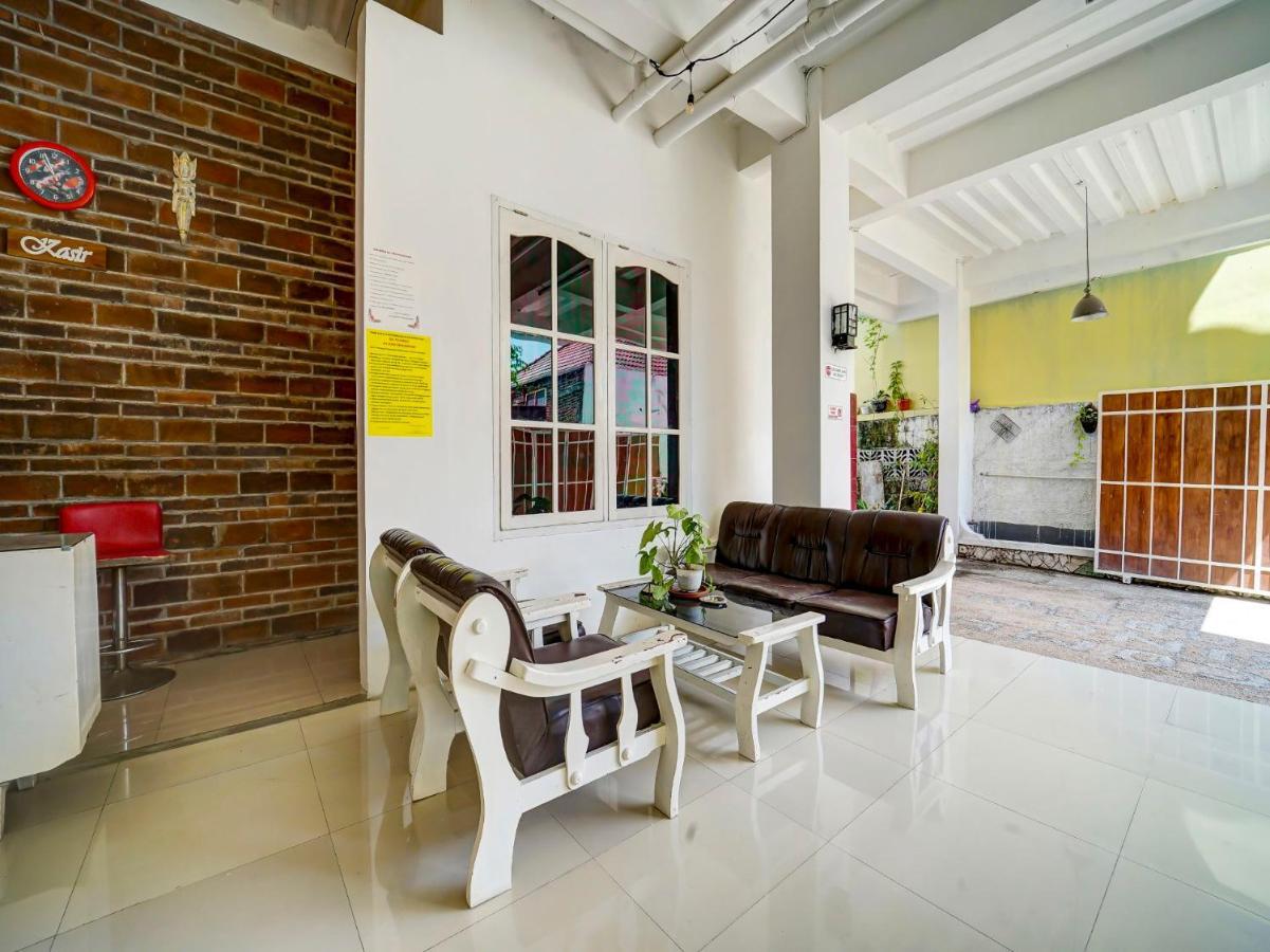 Super Oyo 91173 Guesthouse King Puntodewo Pakualaman Luaran gambar
