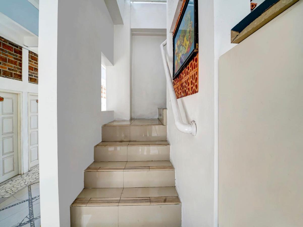 Super Oyo 91173 Guesthouse King Puntodewo Pakualaman Luaran gambar